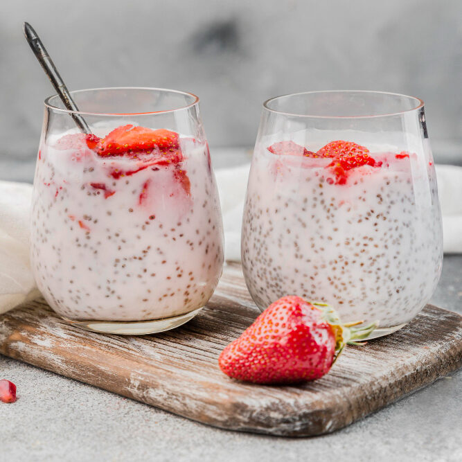 2148566867 Strawberry Overnight Oats